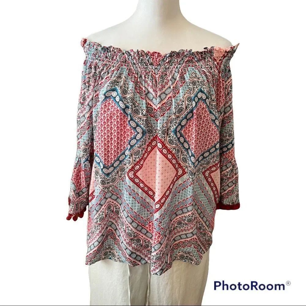 Grand & Greene off the shoulder ruffled sleeves w/ pom pom trim cute & colorful